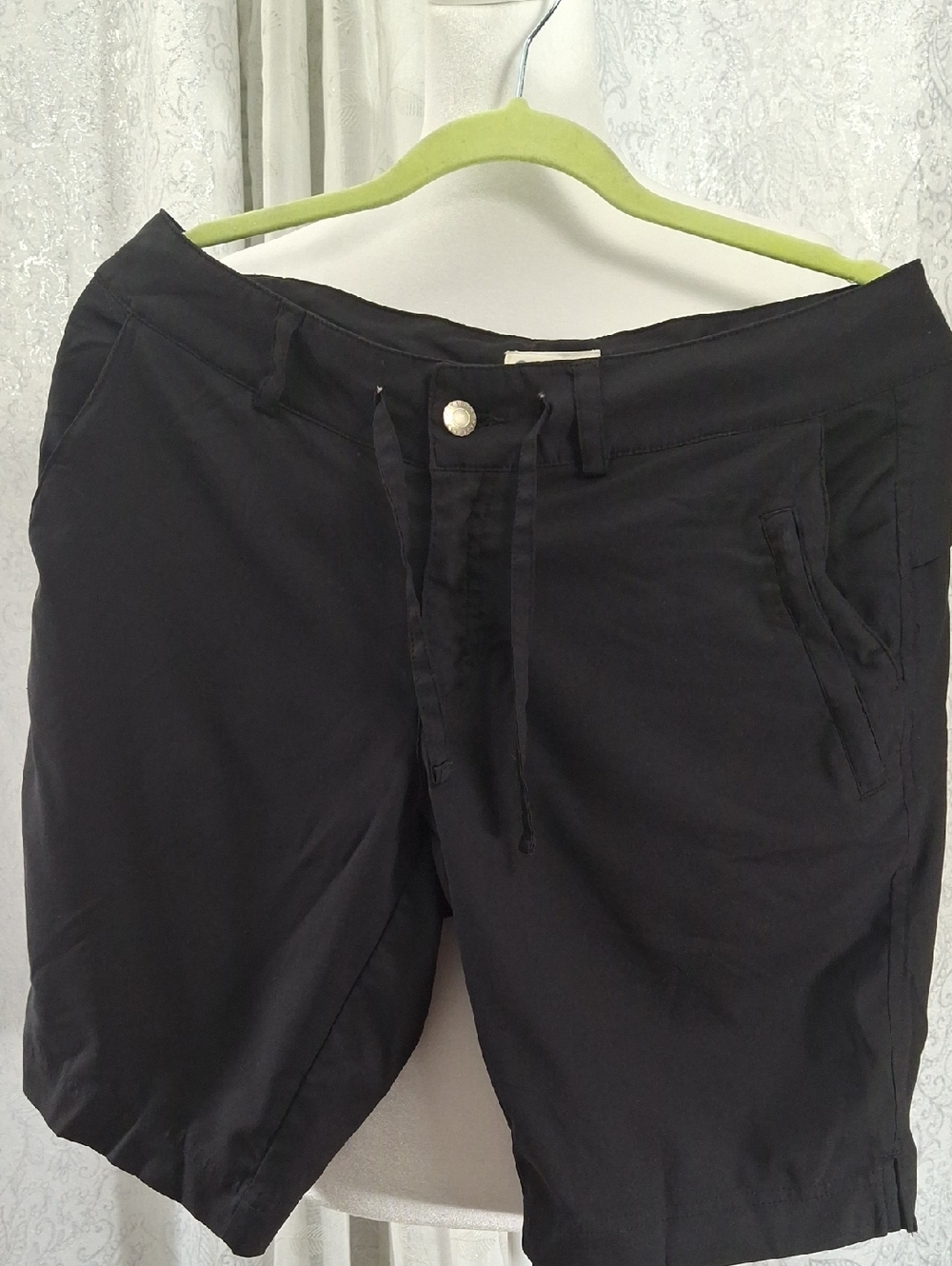 Magellan Outdoor Women's Golf Outdoor Field Shorts M